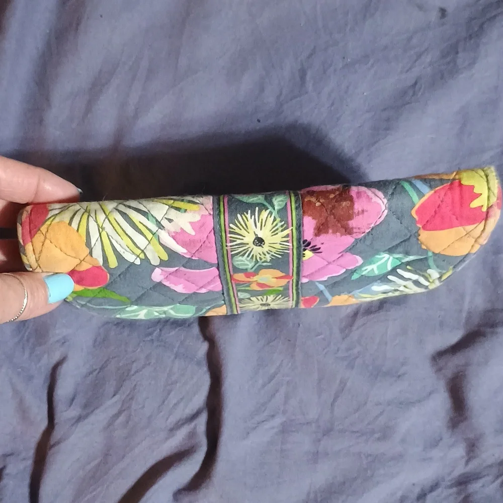 Vera Bradley Floral Patterned Backpack and Wallet Set. - Picture 6 of 9